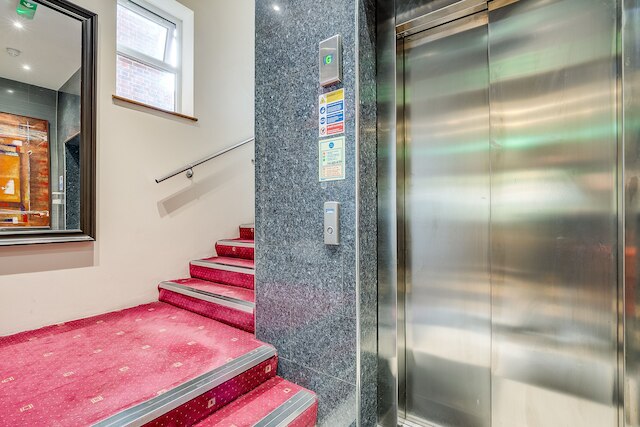 ロンドン スター ホテル