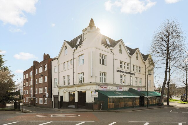 ロンドン スター ホテル