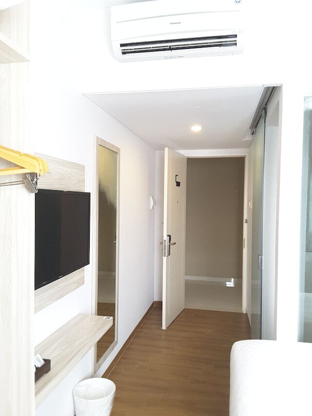 フロント ワン アクシャヤ ホテル カラワン