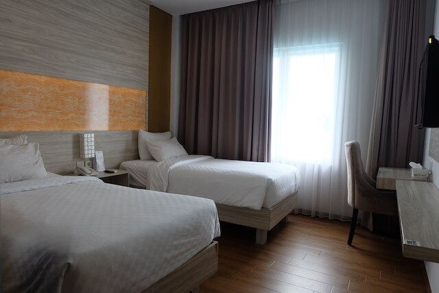 フロント ワン アクシャヤ ホテル カラワン