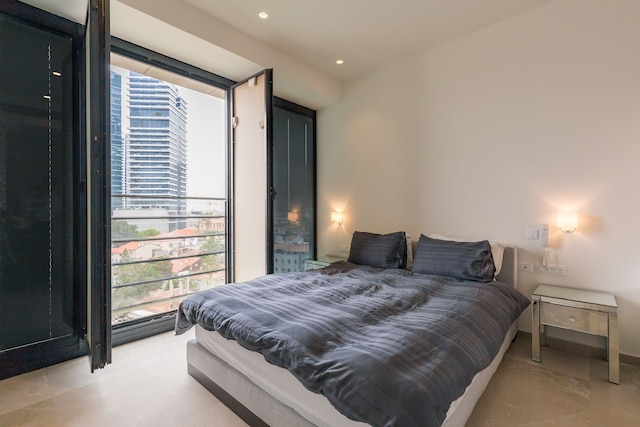 ホワイト シティ タワー