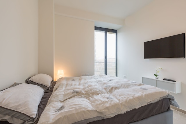 ホワイト シティ タワー