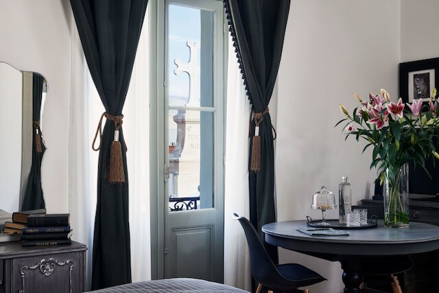 エンポリコン アテネ ホテル