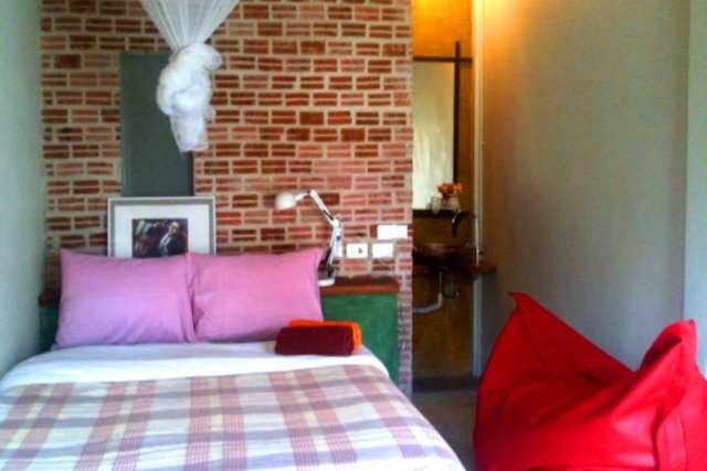 アーティスト プレイス トラート