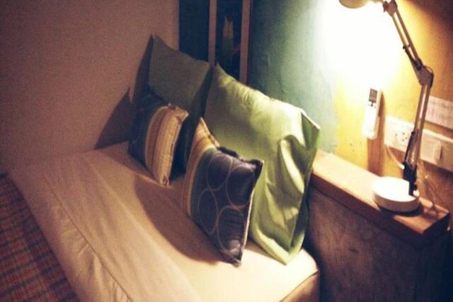 アーティスト プレイス トラート