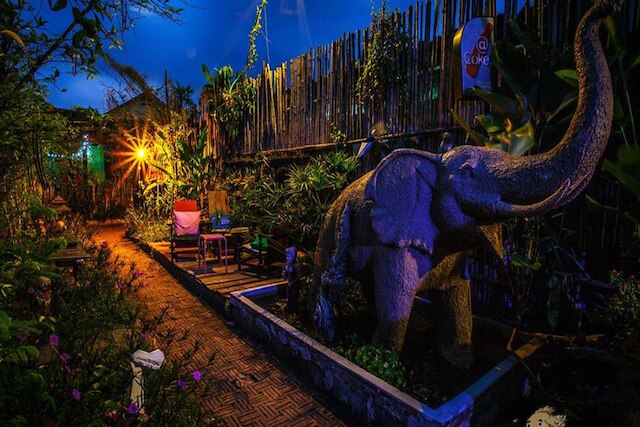 アーティスト プレイス トラート