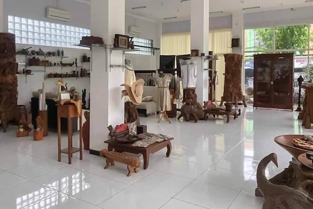 マラン ヒル ギャラリー & ホームステイ