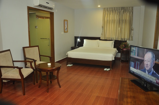 ミャンマー スポーツ ホテル