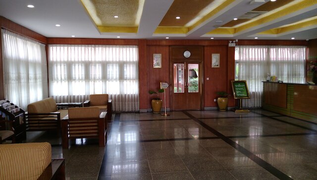 ミャンマー スポーツ ホテル