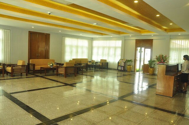 ミャンマー スポーツ ホテル