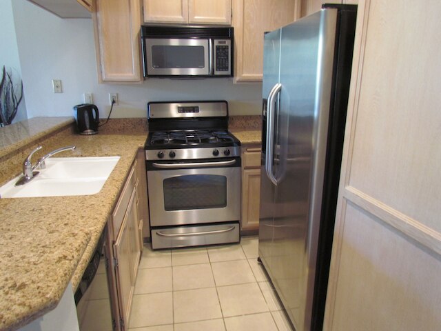 ネクスト トゥ フォー シーズン ホテル ラグジュアリー アパートメント