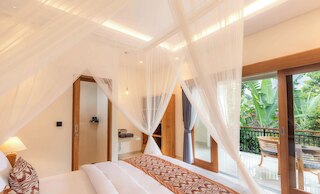 スアスティカ ロッジ