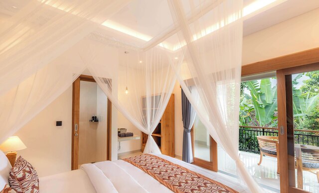 スアスティカ ロッジ