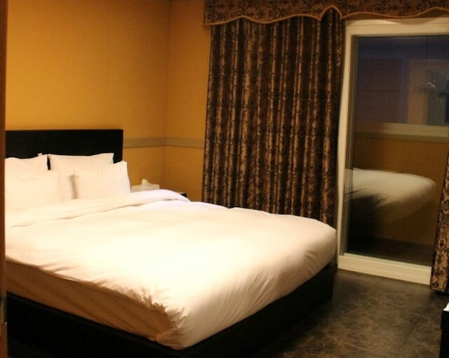 シラ ファミリー ホテル