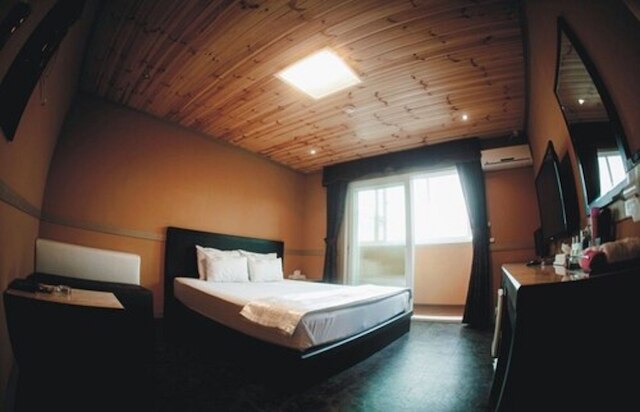 シラ ファミリー ホテル