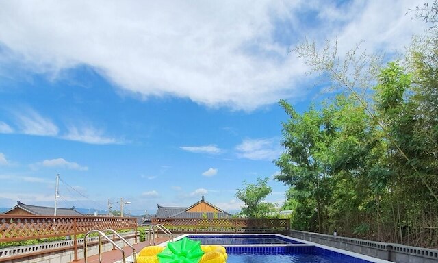 シラ ファミリー ホテル