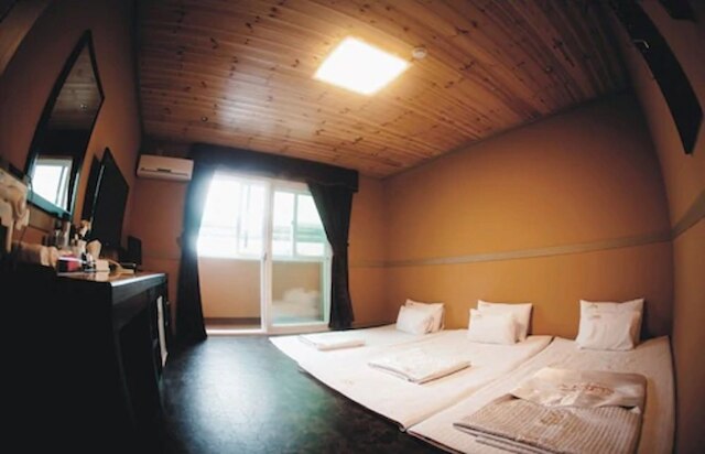 シラ ファミリー ホテル