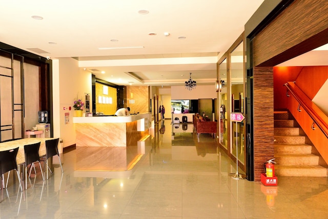 カイシェン ホテル (凱旋会館)