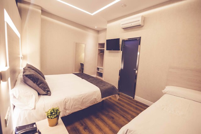 ホスタル リスボア