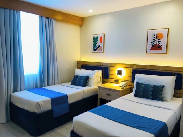 セブ アンクル トムズ キャビン ホテル パワード バイ ココテル