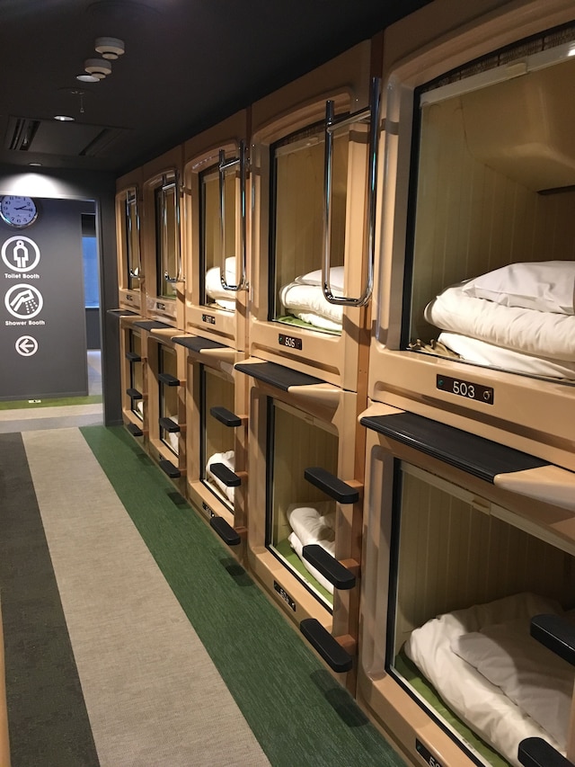 ブース ネットカフェ アンド カプセル