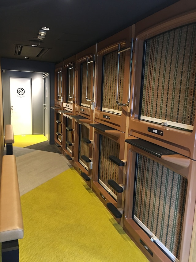 ブース ネットカフェ アンド カプセル