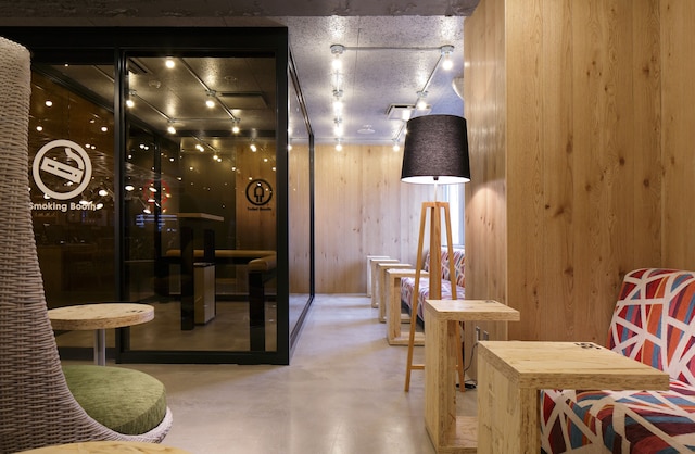 ブース ネットカフェ アンド カプセル