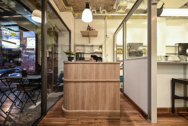 グッド ワン ポッシュテル & カフェ バー