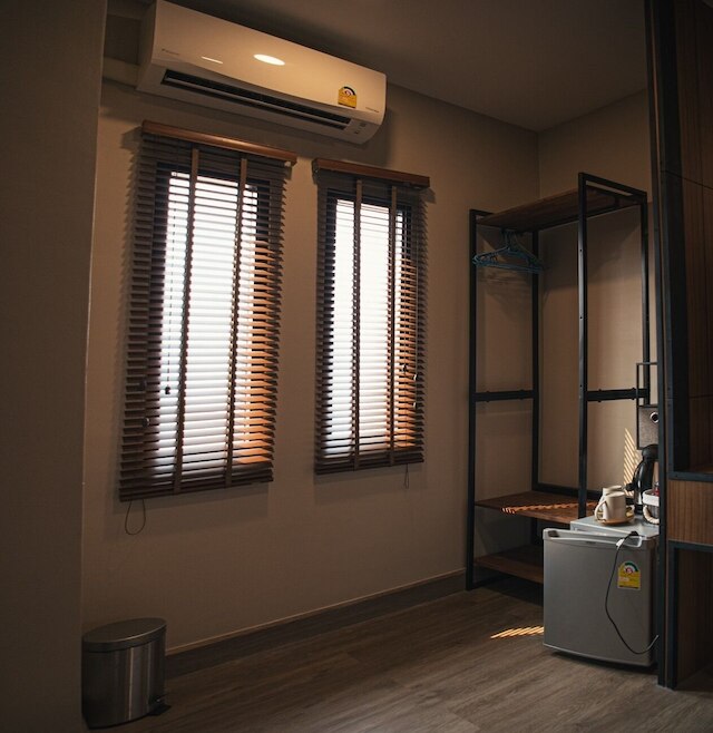 スリーナ ホテル