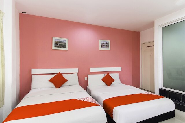 OYO 162 FB ホテル