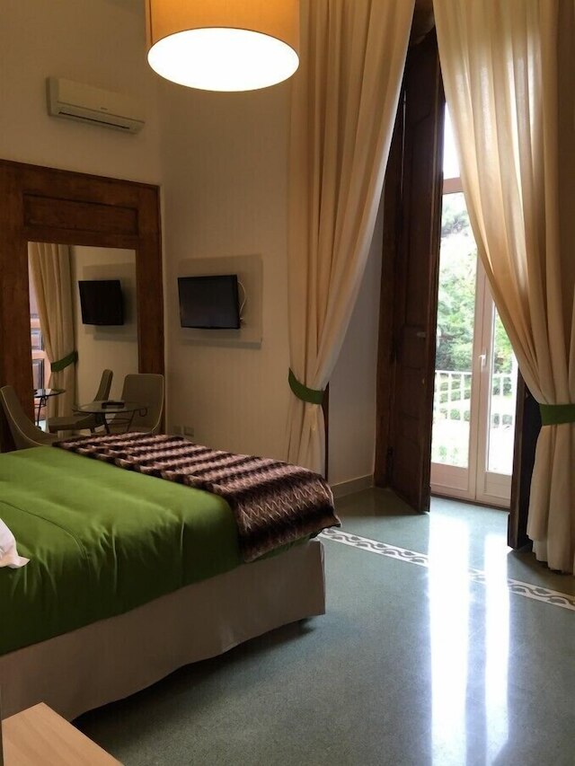 ナポリミリオナリア