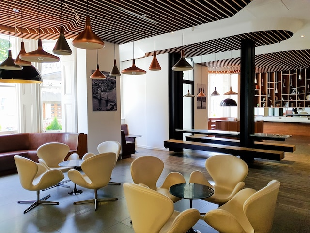 モウブレイ コート ホテル