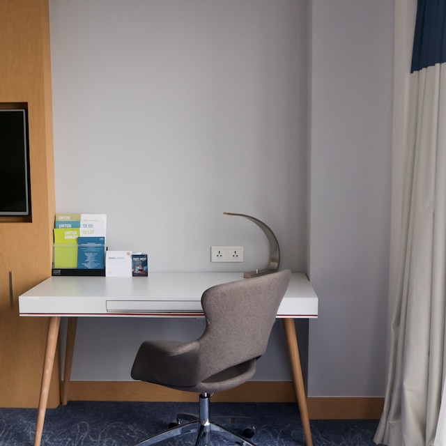 フォー ポインツ バイ シェラトン スラバヤ トゥンジュンガン プラザ