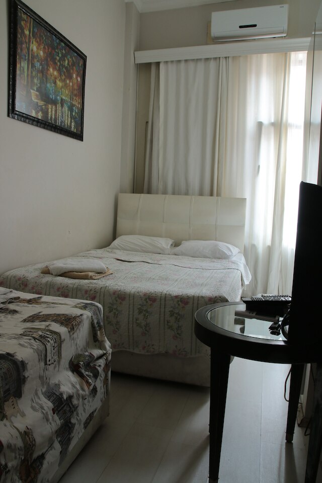 イーグルス バジェット ホームズ