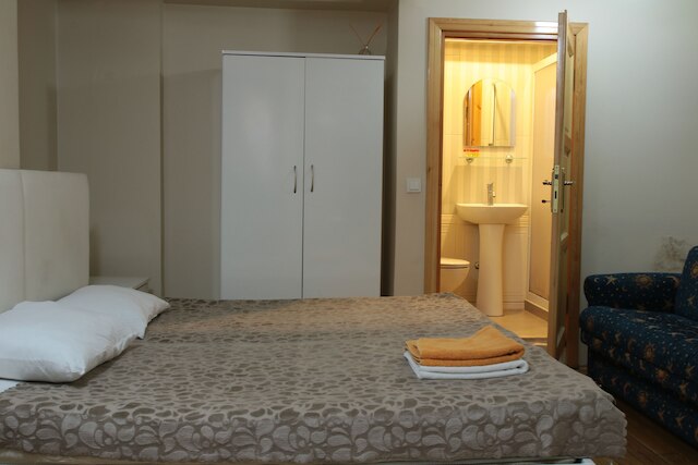 イーグルス バジェット ホームズ