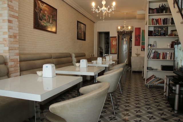 イーグルス バジェット ホームズ