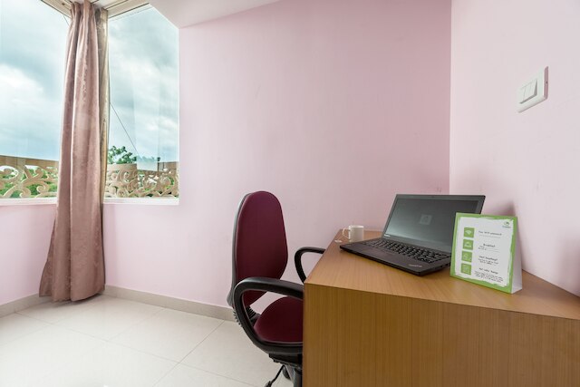 トリーボ アクシャヤ ラルバーグ イン