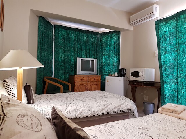 ローリー ゲストハウス