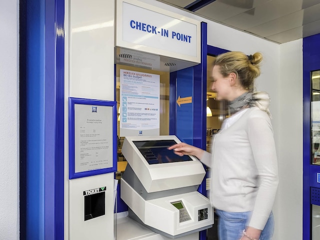 イビス バジェット ヴェルサイユ コワニェール