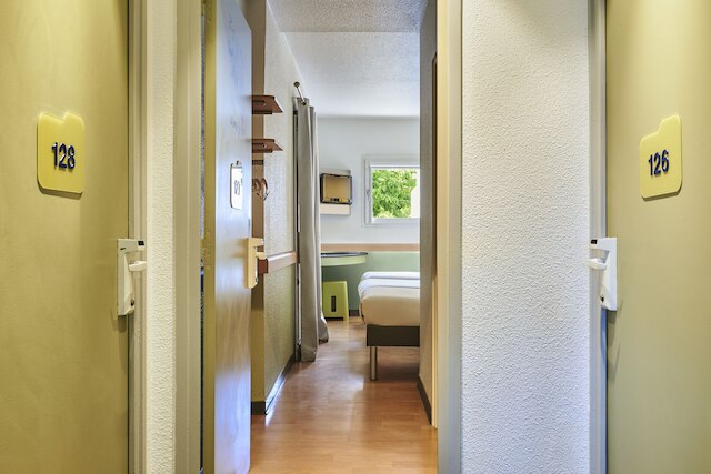 イビス バジェット ヴェルサイユ コワニェール