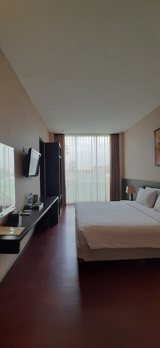 オアシス シリワンギ スポート ホテル