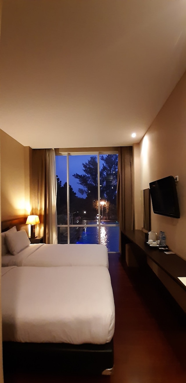 オアシス シリワンギ スポート ホテル