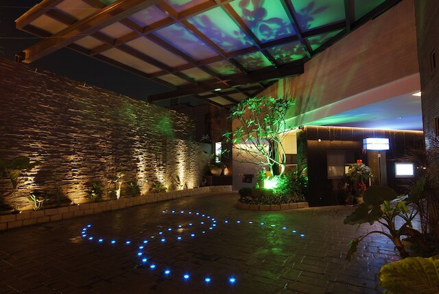 シャドゥ モーテル (夏都精品汽車旅館)