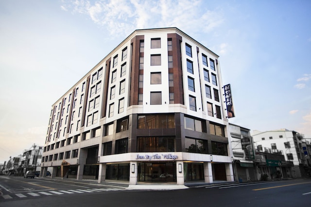 イン バイ ザ ビレッジ (台東南豐鐵花棧)