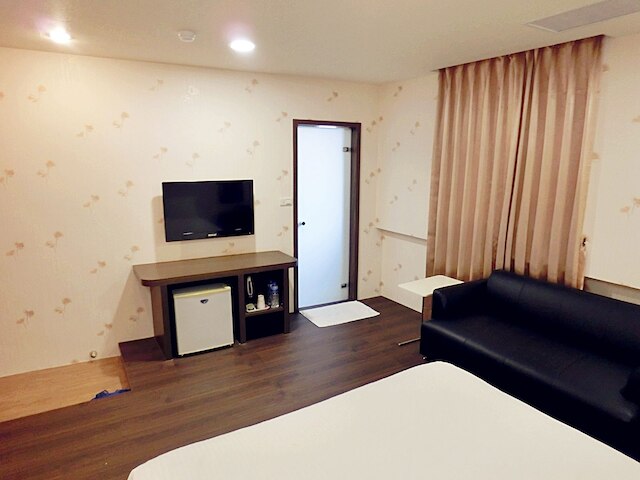 エブリデイ ホット スプリング ホテル (毎日温泉旅店)