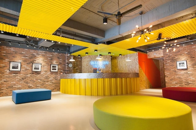 プロワン ホテル (布洛灣大飯店)