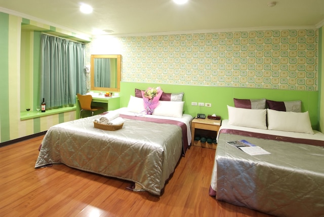 レフト バンク ホテル (左岸假期旅店)