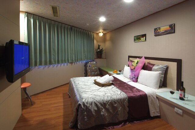 レフト バンク ホテル (左岸假期旅店)