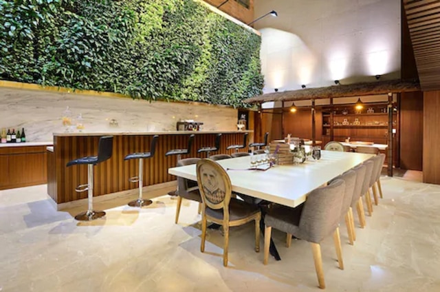 アエリス インターナショナル ホテル (愛麗絲國際大飯店)