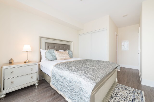 グランド ロイヤル コンドズ - CN タワー